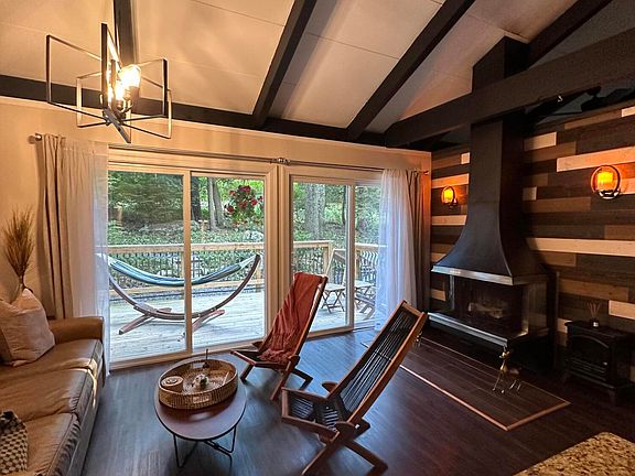 4th image of 2705 Pocono Cir