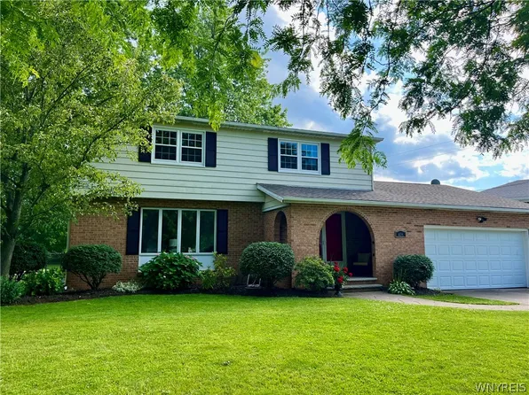 416 Lynnbrook Dr, Youngstown, NY 14174