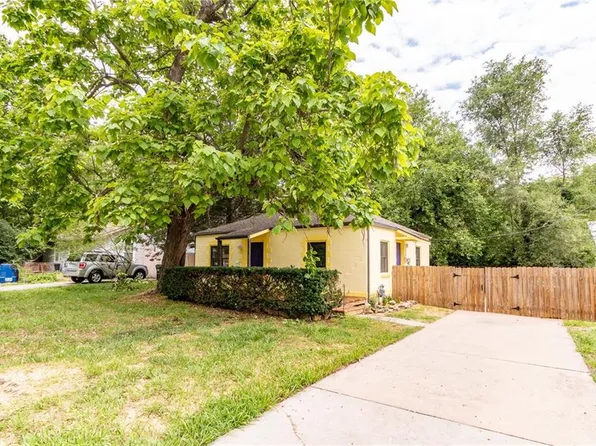 2010 Rhode Island St, Lawrence, KS 66046