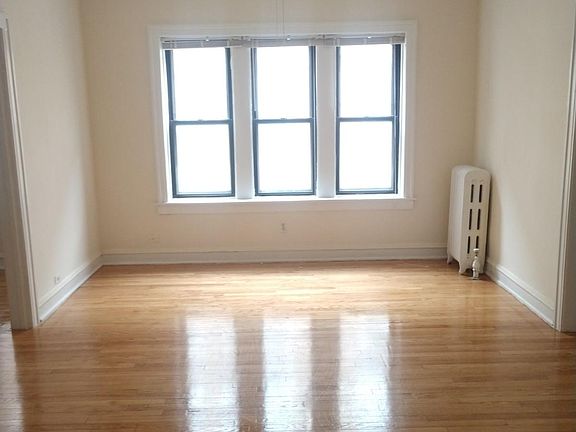 5th image of 1337 W Estes Ave #37