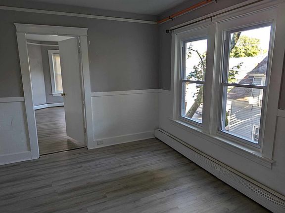 3rd image of 101 Mechanic St APT 2R