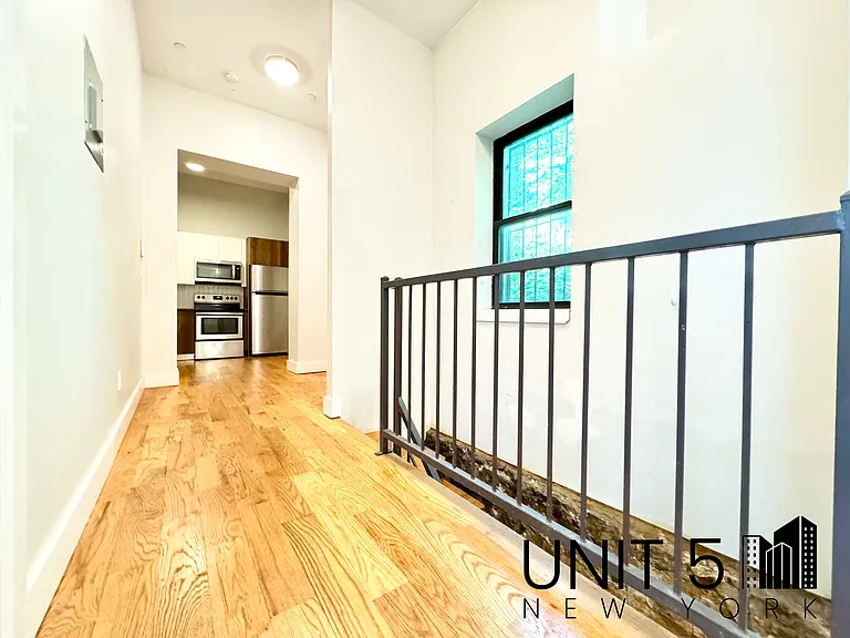 481 Evergreen Ave #1A — Photo 1