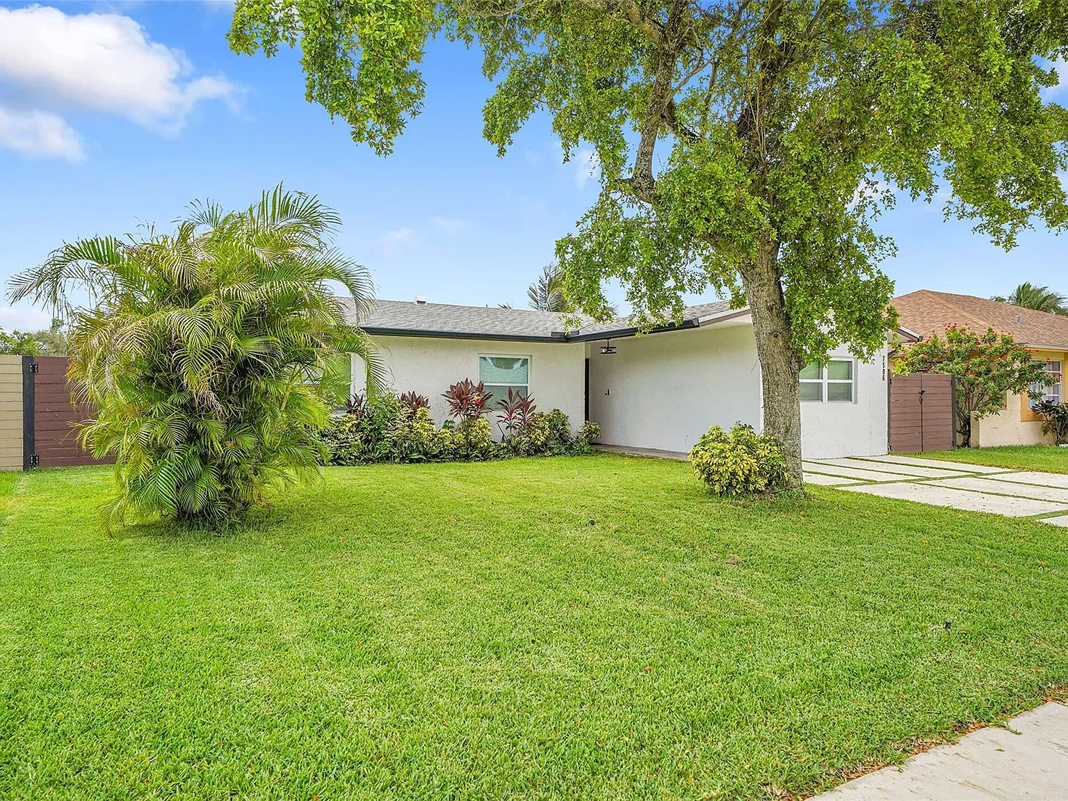 4 bed, 2.0 bath, 1544 sqft, $3,700 — Photo 2