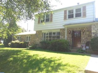 735 Keely St, Philadelphia, PA 19128