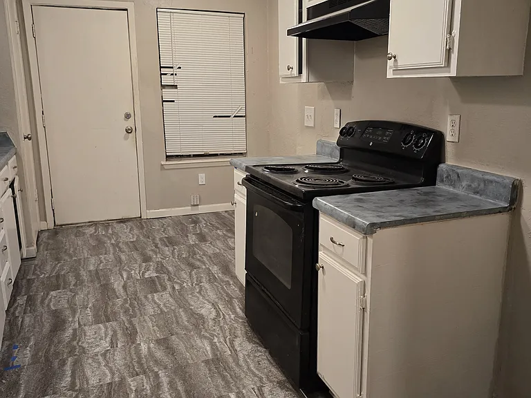 240 Ezekial Ave — Photo 6