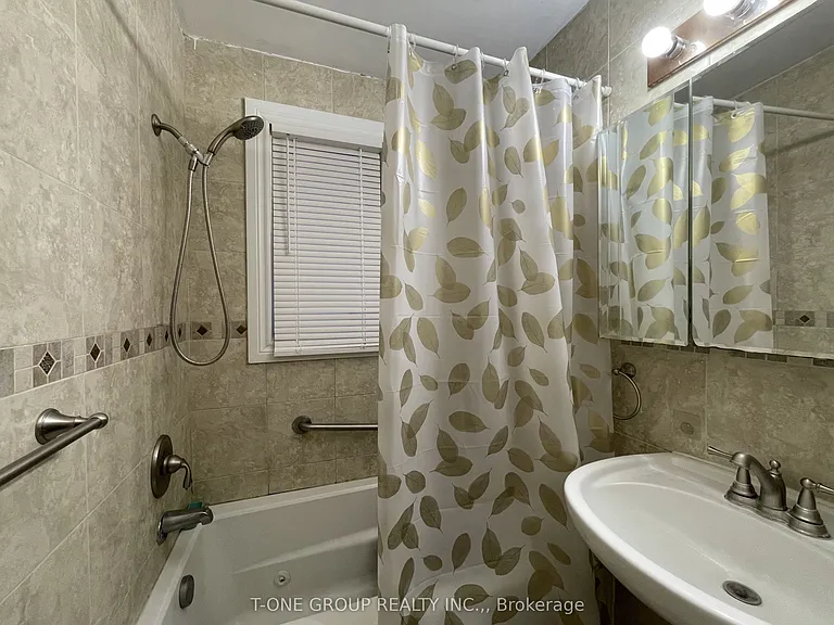 14 Madawaska Ave #MAIN — Photo 13