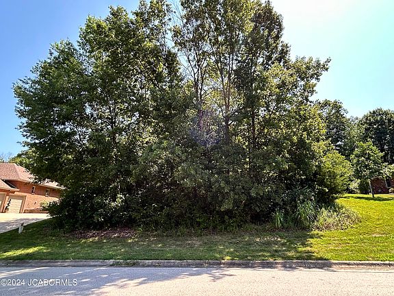 2nd image of 144 Del Mar Dr
