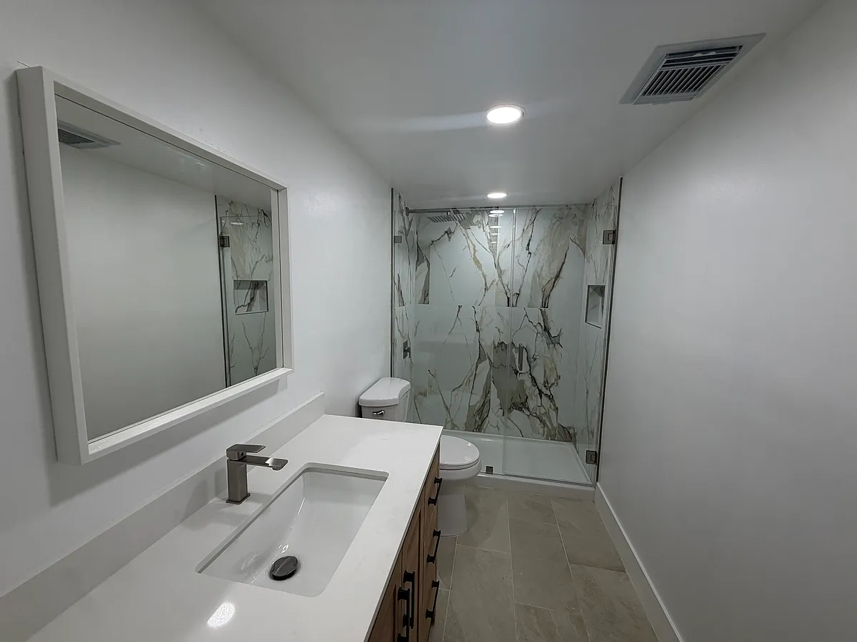 Building Photo - 7010 NW 186th St #5-121