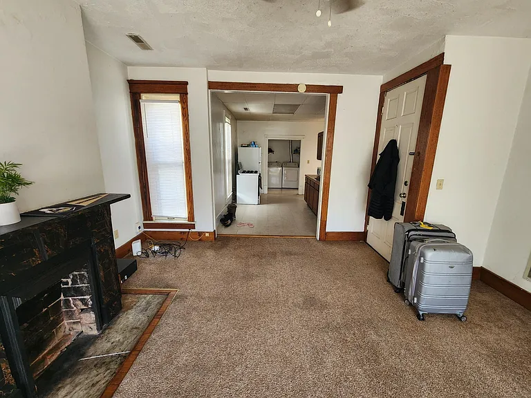 616 Ferry St #3 — Photo 4