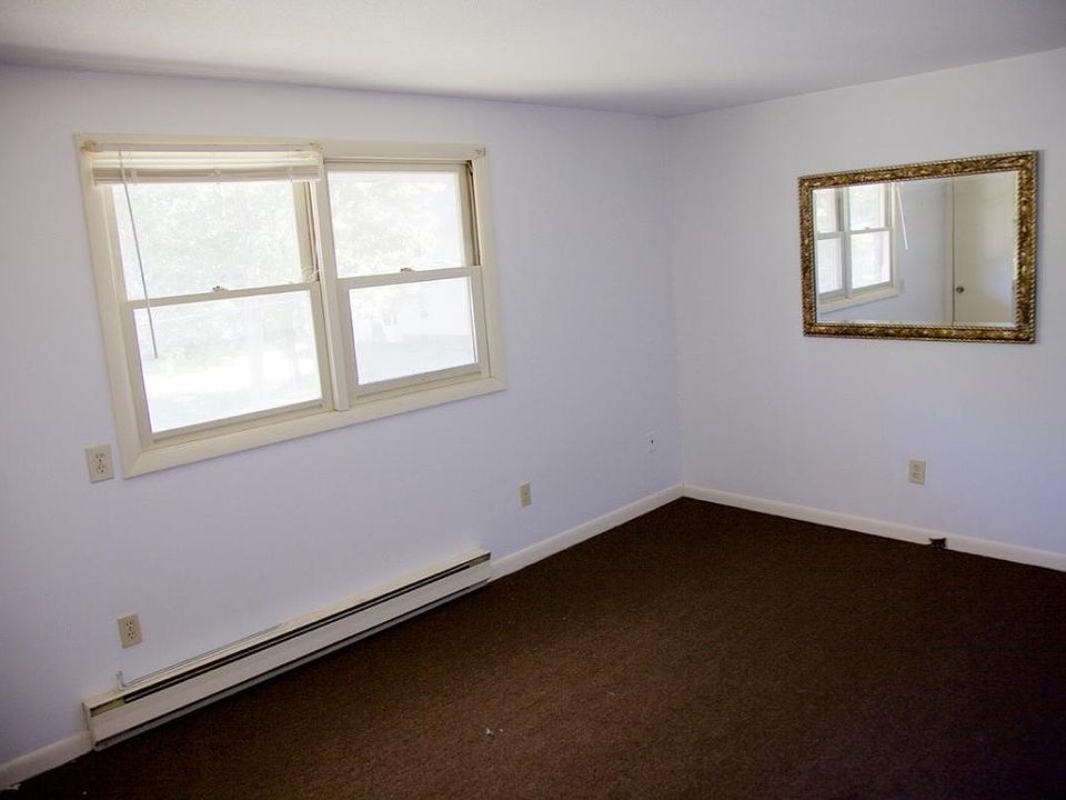 Bright, Spacious Bedroom