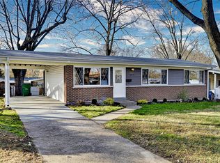 565 Paddock Dr, Florissant, MO 63033