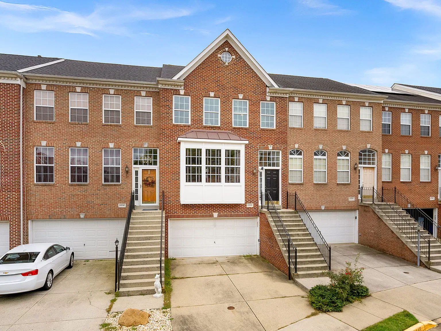 3 bed, 2154 sqft, $3,300 — Photo 1