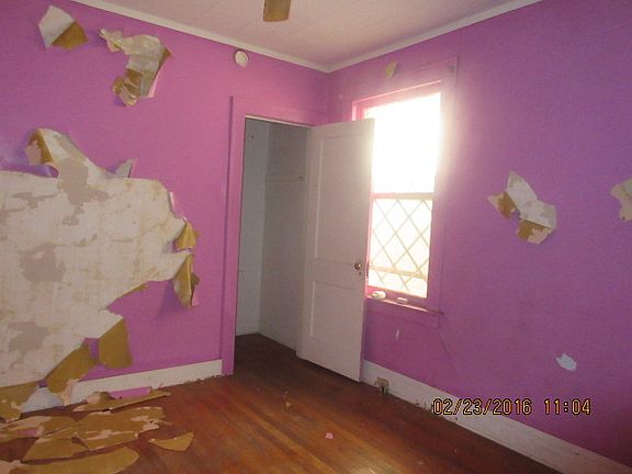 5th image of 13832 S Edbrooke Ave