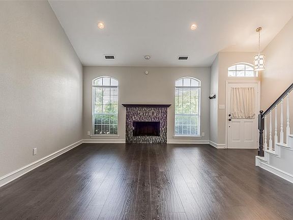 3rd image of 2723 Pinery Ln