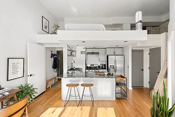 Sold by Nest Seekers International | media 2