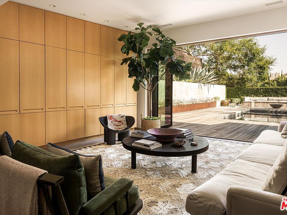 洋書・邸宅・インテリア「BRIGER＋BRIGER」 8466 Brier Dr, Los Angeles, CA 90046 | Zillow