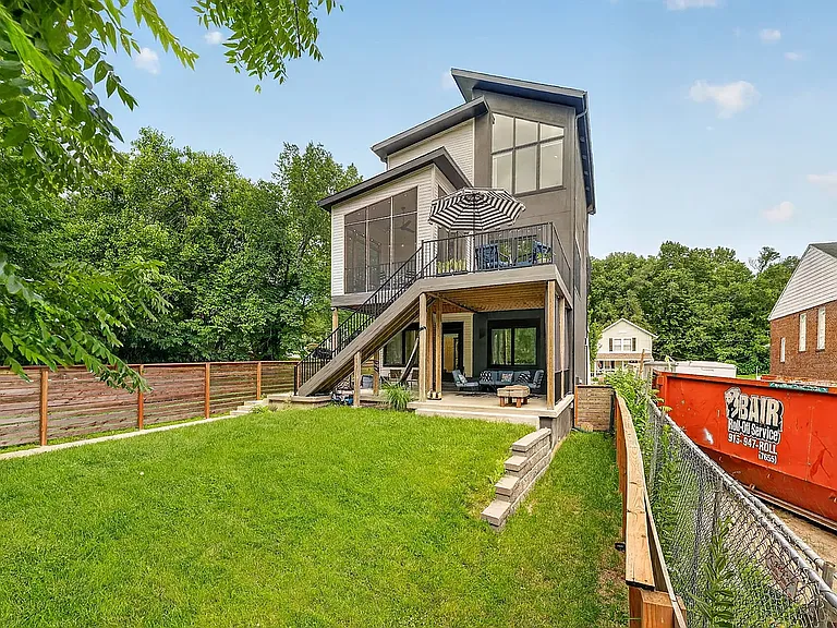 1742 Belleview Ave — Photo 44