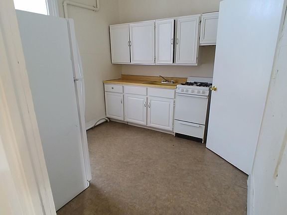3rd image of 1214 Columbia St APT 5