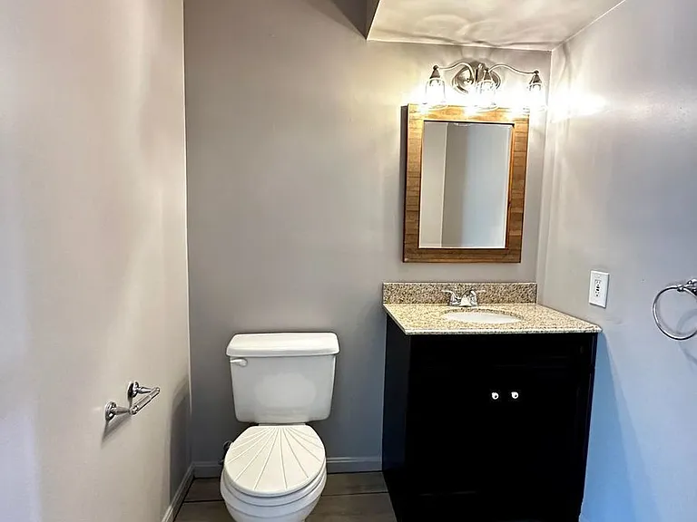 8 Scarborough Ct — Photo 19