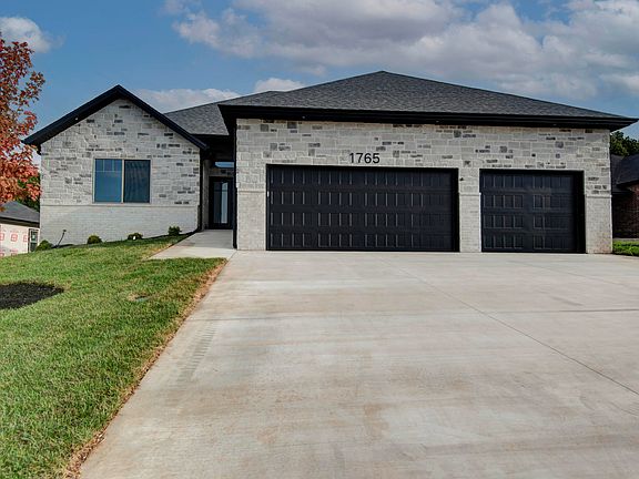 5th image of 1765 W Gaslight Drive