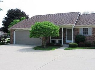 1410-1 Pembroke Cir, Goshen, IN 46526