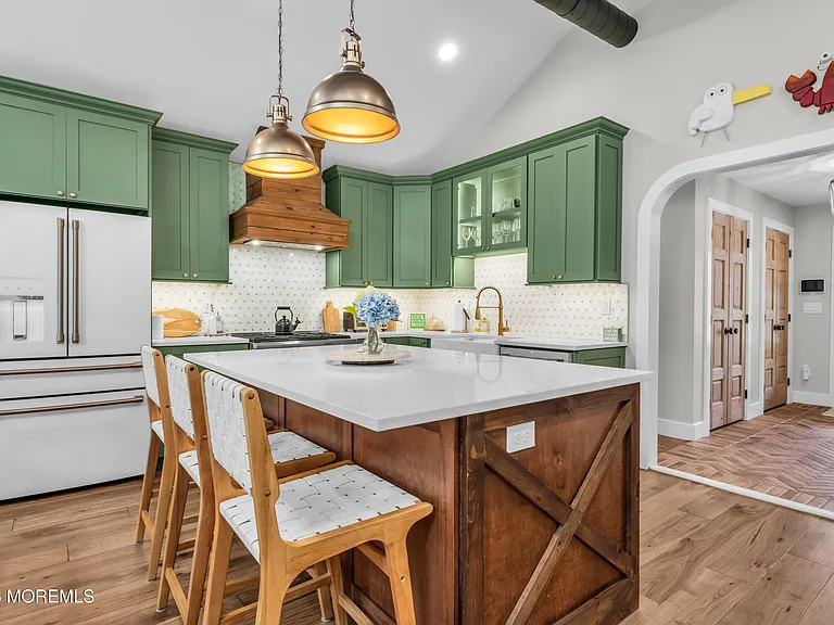2411 Fairview Dr — Photo 8
