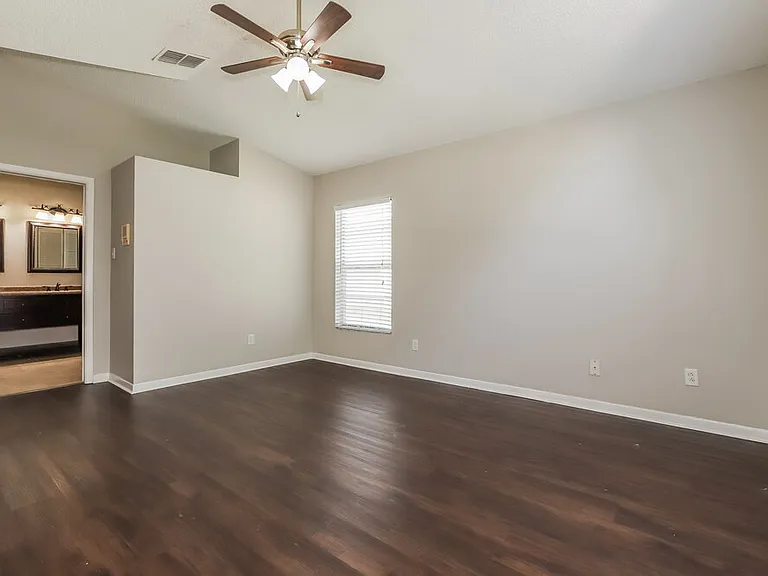 1521 Vernon Ct — Photo 11
