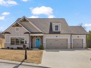 2062 River Watch Dr, Soddy Daisy, TN 37379
