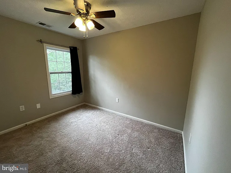 202 Carroll Dr — Photo 9
