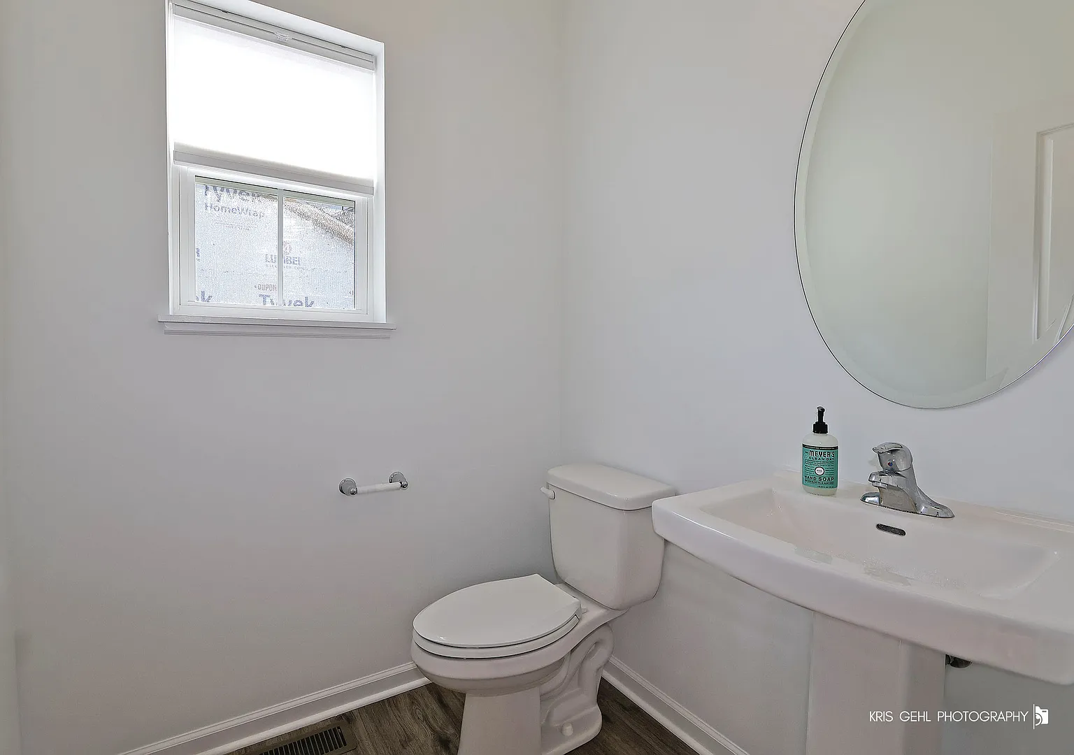 3 bed, 2.5 bath, 2390 sqft, $3,950 — Photo 4