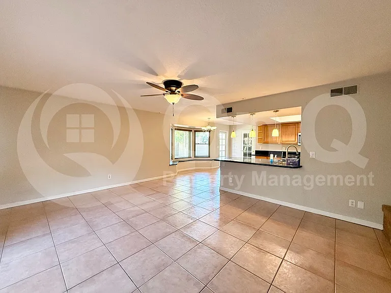1915 E Buena Vista Dr — Photo 8
