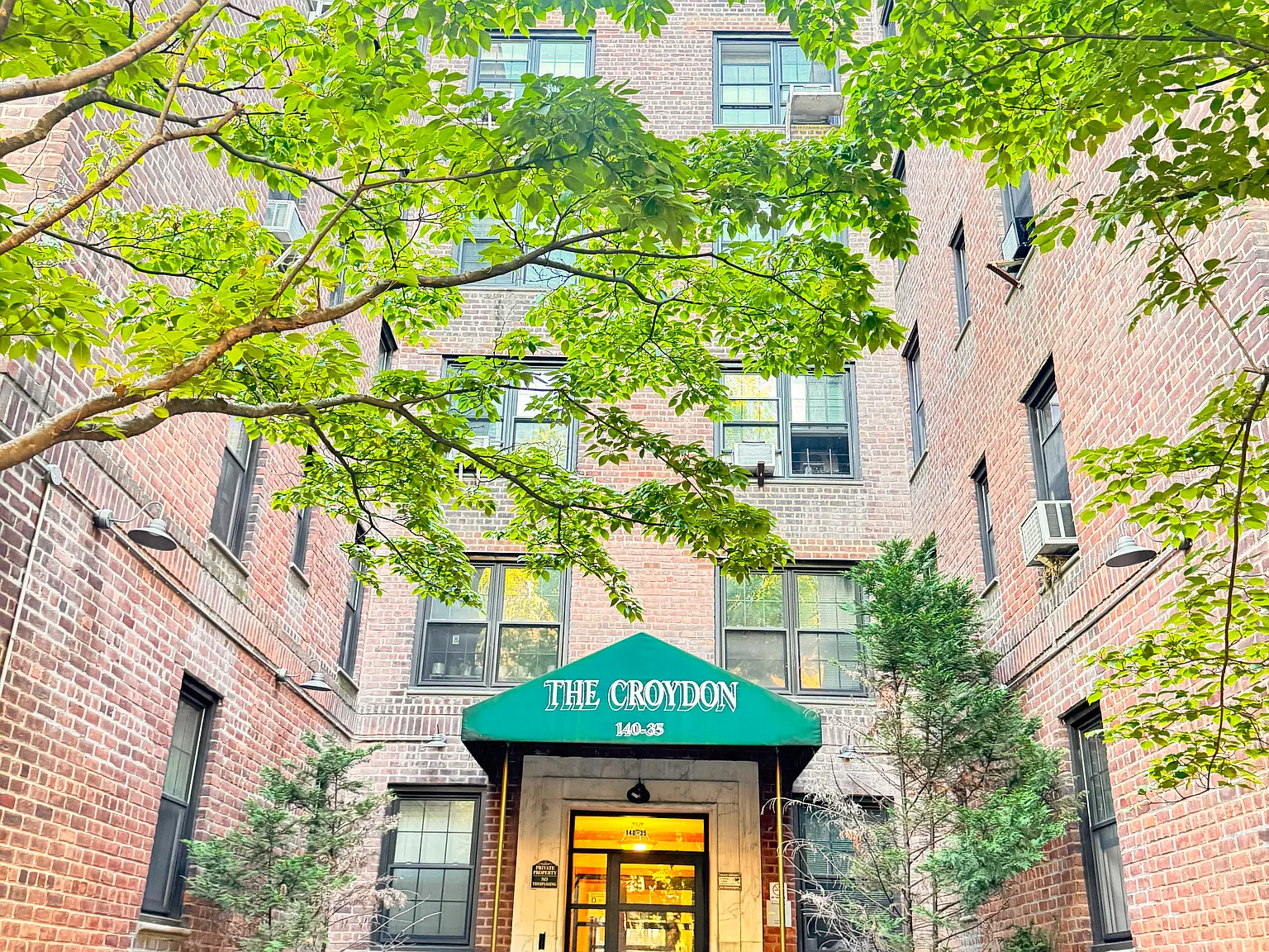 2 bed, 900 sqft, $2,700 — Photo 1