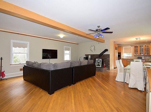 5th image of 808 Forest Ave