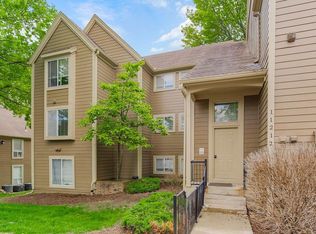 11212 Nieman Rd APT 201, Overland Park, KS 66210