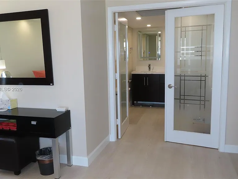 5701 Collins Ave #302 — Photo 19
