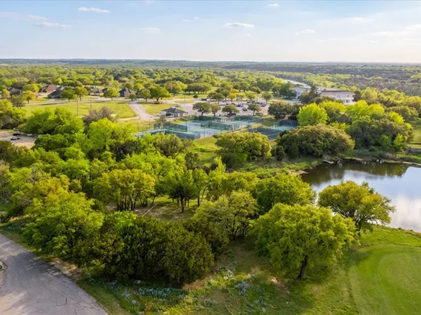 5015 Elms Ct, Granbury, TX 76049