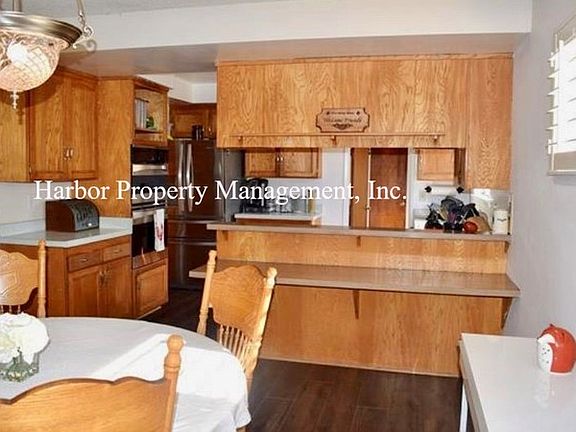 4th image of 1202 Desford St