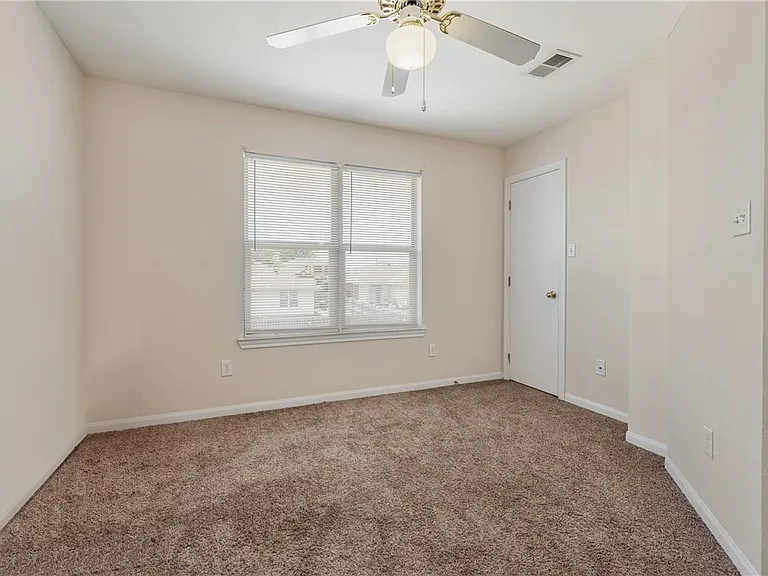 2435 Pintail Loop — Photo 12