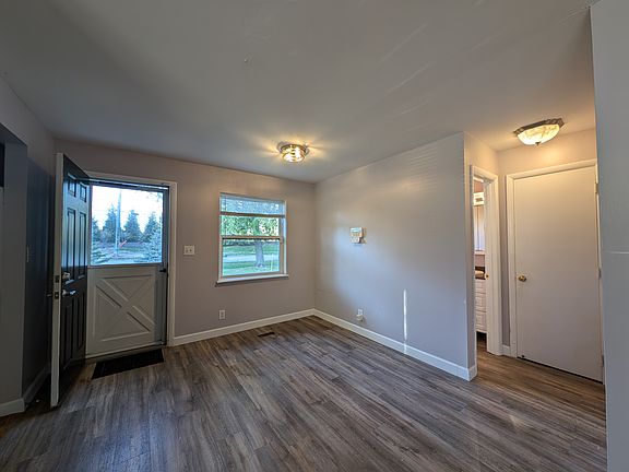 5th image of 9567 Broadway St