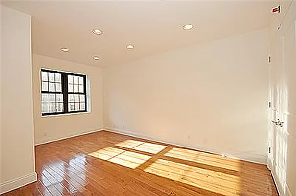 Rented by Park River | media 26