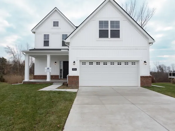 1836 Emerald Ln, Wixom, MI 48393