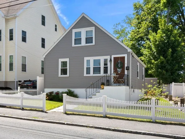 169 Grove St, Melrose, MA 02176