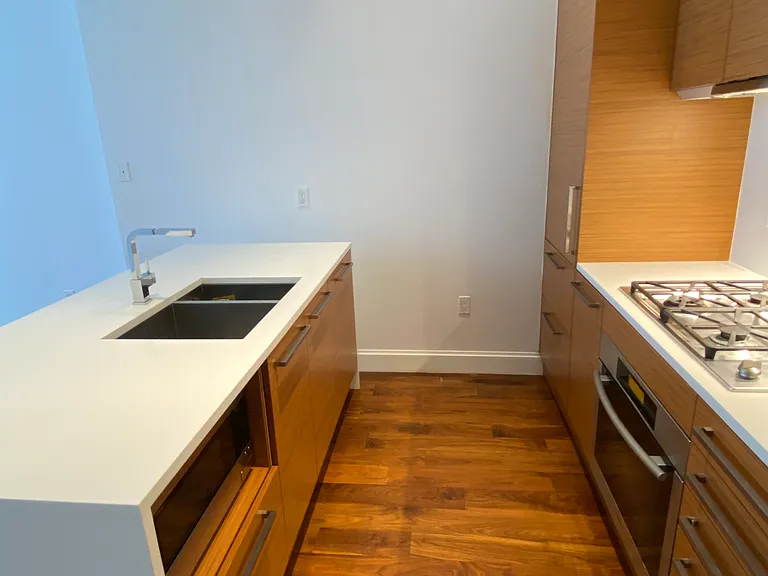 140 W 22nd St #5B — Photo 7