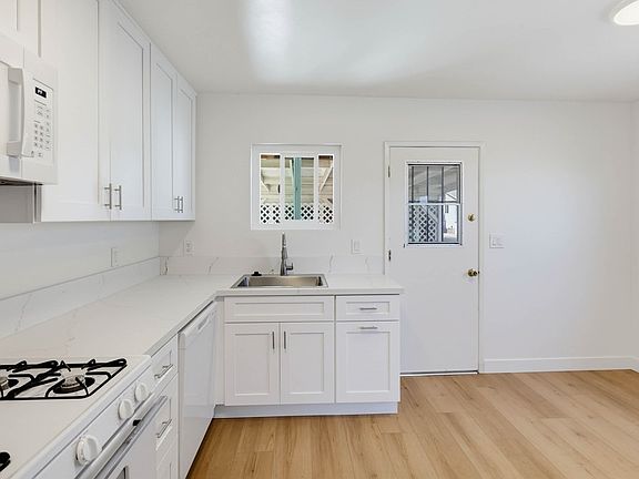 4th image of 2805 Massachusetts Ave