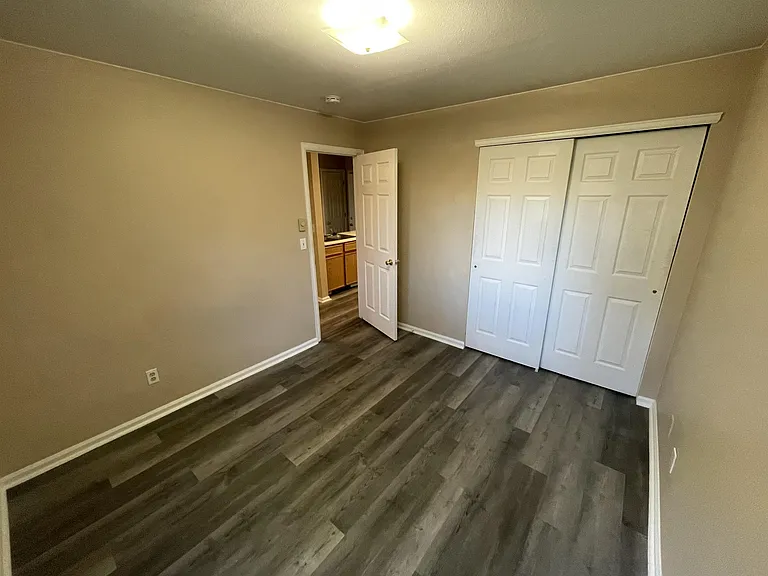4531 Boardwalk Dr #Y — Photo 9