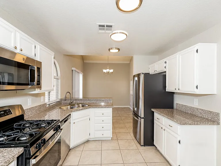 1403 Harmony Hill Dr — Photo 9