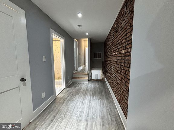 2nd image of 1522 N Willington St