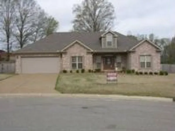 2302 Oakwood Cv, Dyersburg, TN 38024