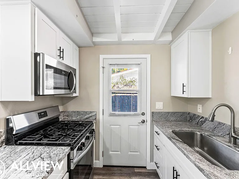 314 Ogle Street — Photo 9