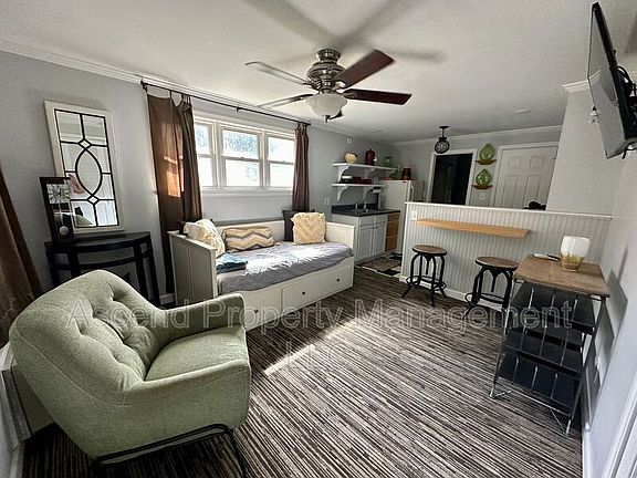 5th image of 10 Pioneer Ln